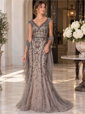 Ivonne D Mon Cheri 119D42 Beaded Gown Smoke Nude Size 6 NWT Shawl included